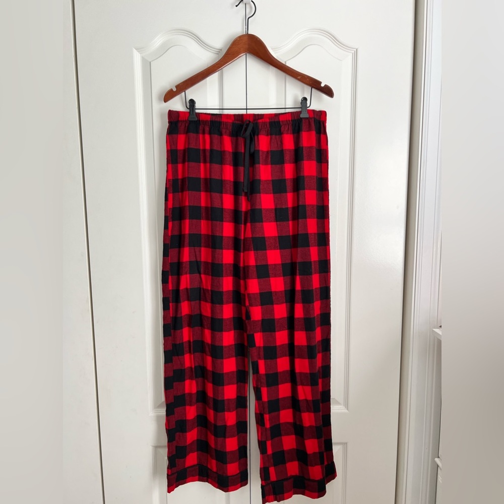 Wondershop Mens Large Red and Black Plaid Sleep Button Up Shirt and Pants